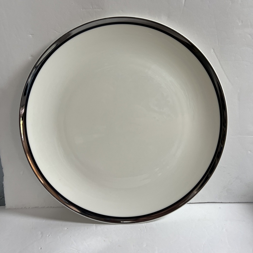 4 Mikasa Solitude A5-166 bone Japan 10 1/2" dinner plates